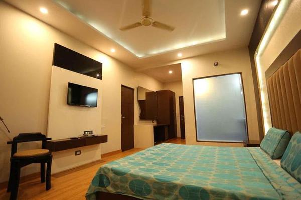 Kanak Garden Resort & Party-Lawn
